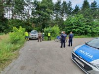 Wspólnie działania policjantów i strażników leśnych na pojezierzu dąbrowskim